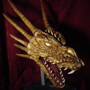 Studio scale King Ghidorah bust (1991). – Godzilla vs. King Ghidorah (1991)