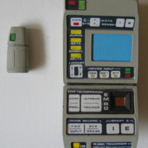 ST: TNG Mark VI Medical Tricorder – Star Trek: The Next Generation (1987)