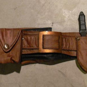 Gotham by Gaslight Utility Belt – Batman Begins (2005)