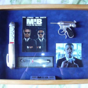 Noisy Cricket and Neuralizer... – Men in Black (1997)