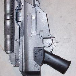 Doom Silver Weapons Wall Y-A assualt gun – Doom (2005)