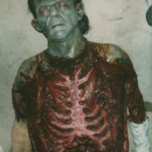 Lifesize gory Frankenstein (Karloff) statue – Frankenstein (1931)