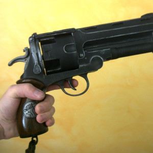 The Samaritan Revolver – Hellboy (2004)