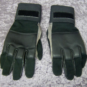 Mobile Infantry Gloves – Starship Troopers (1997)