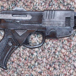 Alien Resurrection Pistol – Alien: Resurrection (1997)