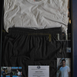Screen Worn Costume Taylor Lautner COA – Abduction (2011)