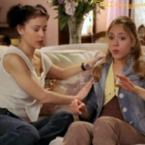 Phoebe's Jeans – Charmed (1998)