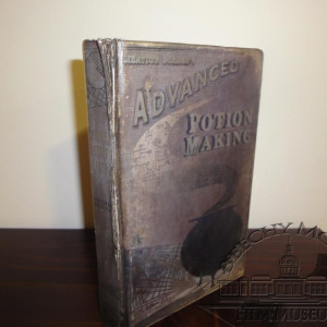 Advanced Potion Making Book.. – Harry Potter and the Half-Blood Prince (2009)