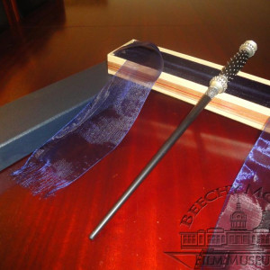 Narcissa Malfoy's Wand with Ollivanders Box.. – Harry Potter and the Sorcerer's Stone (2001)