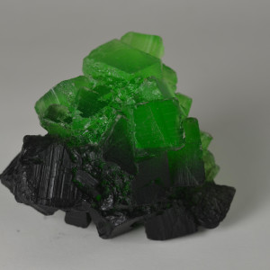 Green Kryptonite rock – Smallville (2001)