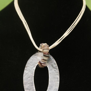 Battlestar Galactica D'anna Biers ( Number 3) faux stone necklace – Battlestar Galactica (2003)