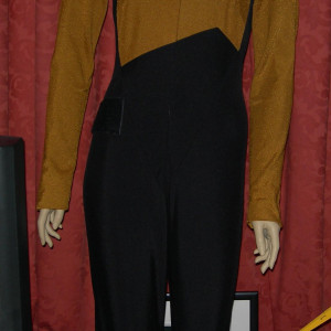 FEMALE GOLD OPERATIONS STARFLEET UNIFORM. – Star Trek: The Next Generation (1987)