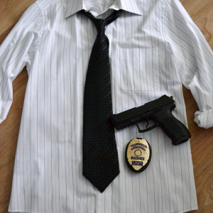 Five-O badge and HK P30 – Hawaii Five-0 (2010)