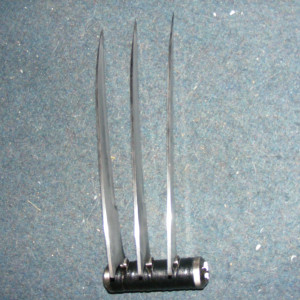 Wolverine Claws – X-Men (2000)
