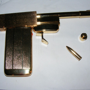 Factory Entertainment Golden Gun – The Man with the Golden Gun: Filming of the First James Bond Film in Hong Kong (1974)