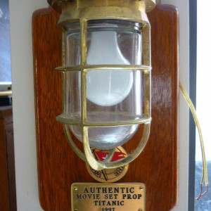 Titanic 3rd class light fixture Prop – Titanic (1997)