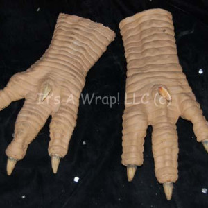 Special Effects Make-Up Alien Hands – Star Wars: Episode IV - A New Hope (1977)