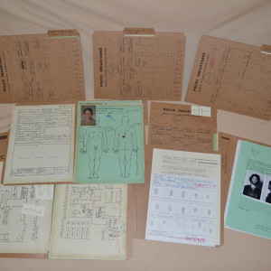 NYPD Screen Used Defeo Files – The Amityville Horror (2005)