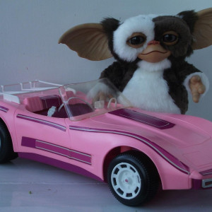 Gizmo's Barbie Corvette – Gremlins (1984)