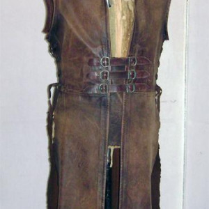 Leather Vest from Unknown Cast Member – Legend of the Seeker (2008)