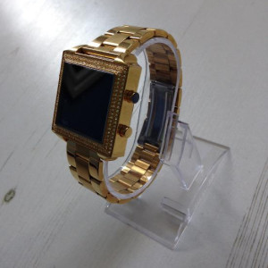 Agent Carver (Djimon Hounsou) Gold Watch – Push (2009)