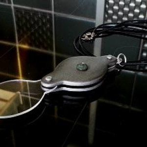 The 3rd Doctors Eye Glass Pendant – Doctor Who (1963)