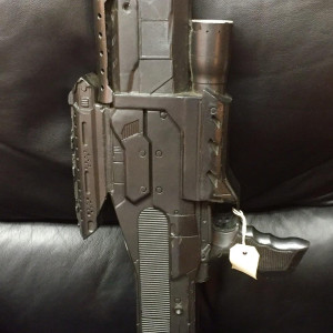 Large sonic rifle – Terra Nova (2011)