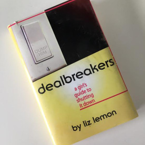 Liz Lemon (Tina Fey) ‘Dealbreakers’ Book – 30 Rock (2006)