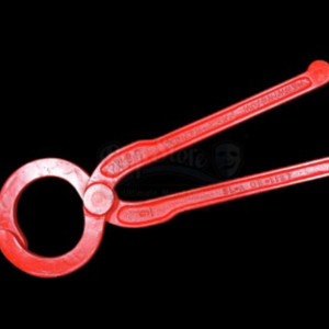 Harry Stamper ( Bruce Willis ) Red space wrench – Armageddon (1998)