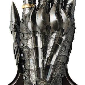 Gauntlet of Sauron – The Lord of the Rings: The Fellowship of the Ring (2001)