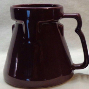 Maroon Raktagino Mug Used In Quarks Bar – Star Trek: Deep Space Nine (1993)