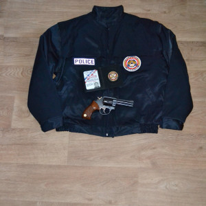 French Police Nationale id card and GIPN badge – Van Loc: un grand flic de Marseille (1992)