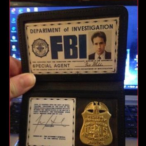 X-Files Prop Fox Mulder FBI ID Badge Wallet Set 2nd Season – The X-Files (1993)