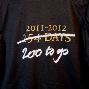 Crew Gift 200 Days To Go Long Sleeve Shirt – The Hobbit: An Unexpected Journey (2012)