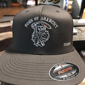 soa crew hat – Sons of Anarchy (2008)