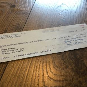 Fay Devoe’s $300,000 Cheque – Get Shorty (1995)