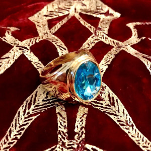 Dwarven Ring and elven clothe from Smaug's hoard – The Hobbit: An Unexpected Journey (2012)