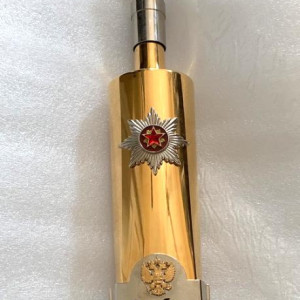 Solid gold bottle of Russian vodka – House of Cards (1993)