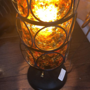 Rosebud Motel Lamp – Schitt's Creek (2015)