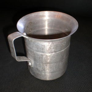 Klingon Blood Wine Cup – Star Trek: Deep Space Nine (1993)