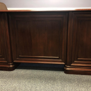 Speaker of the House Underwood Desk – House of Cards (1993)