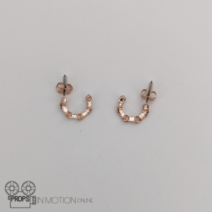 Caitlin (Hannah Tointon) Earrings – The Festival (2018)