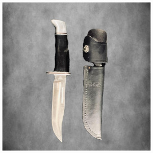 Hero Knife used to gut the pig in Carrie – Carrie (2013)