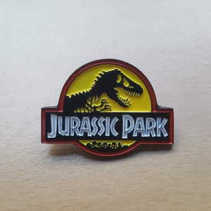 Jurassic Park logo pin – Jurassic Park (1993)