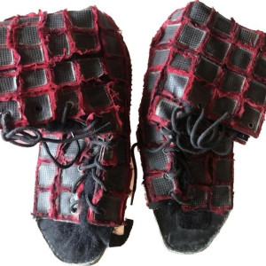 Ape battle boots – Planet of the Apes (2001)