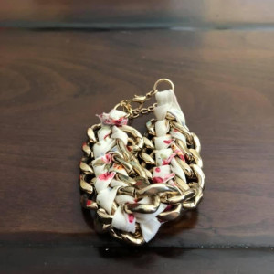 Rose Apothecary Bracelet – Schitt's Creek (2015)