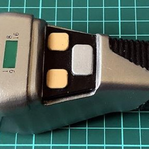 Left-handed phaser – Star Trek: The Next Generation (1987)