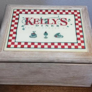 Kelly's Diner Tile Box – General Hospital (1963)