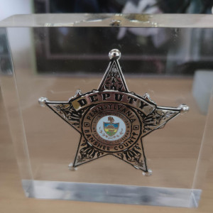 Banshee cop badge – Banshee (2013)