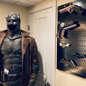 Knightmare Batman Weapons Rack – Batman v Superman: Dawn of Justice (2016)